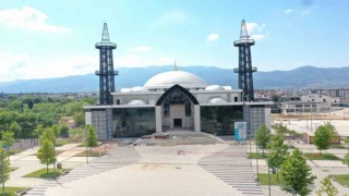 Kartepe Kent Meydanı Camiinde hummalı çalışma