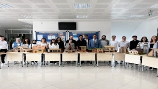 Kastamonu Üniversitesinin minyatür ahşap ev sergisine büyük ilgi