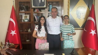 Kaymakam LGS'de Birinci Olan Gençleri Ödüllendirdi.