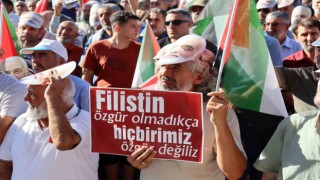 Kayseri ve Niğdede vatandaşlar İsmail Haniye için meydana indi