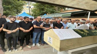 Kazada ölen gençler toprağa verildi