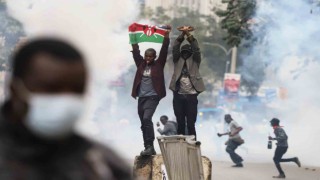 Kenyada göstericiler yeniden sokaklarda: 1 ölü