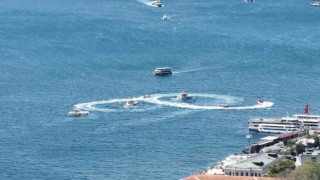 Kıyı Emniyeti şehit ve gaziler için İstanbul Boğazında gösteri yaptı
