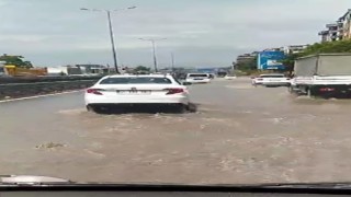 Kocaelide sağanak yağış sonrası kanallar taştı