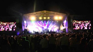 KÖFN ve Feride Hilal Akın, Bursa Festivalinde gençlerle buluştu