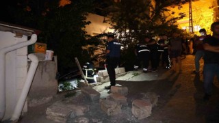 Kontrolden çıkan otomobil bahçeye uçtu: 2 yaralı