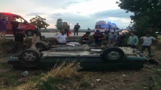 Kontrolden çıkan otomobil şarampole devrildi: 3 yaralı