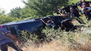 Kontrolden çıkarak devrilen aracın sürücüsü yaralandı