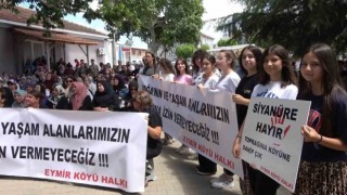 Köylülerden altın madenine karşı pankartlı, sloganlı eylem
