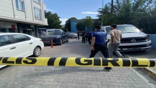 Küçükçekmecede iki grup arasında silahlı çatışma: 10 yaralı