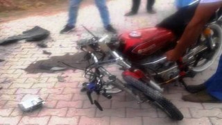 Kuluda otomobil ile motosiklet çarpıştı: 1 yaralı