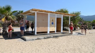 Kuşadası sahilleri konforlu ve hijyenik tatilin adresi olmayı sürdürüyor