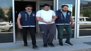 Kütahyada annesini ve üvey babasını öldüren zanlı tutuklandı