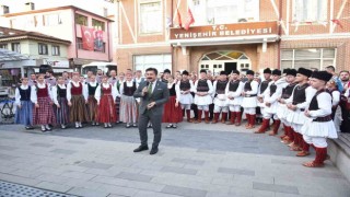 Letonyalı ve Makedon dansçılar Yenişehirde sahne aldı