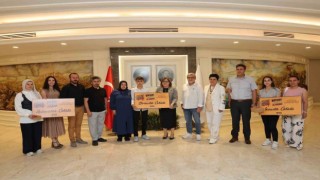 Liseler arası 80ler 90lar Nostalji Ses Yarışmasının ödülleri Şahin tarafından verildi