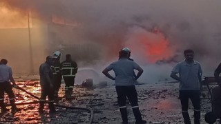 Lüleburgazda geri dönüşüm fabrikasında çıkan yangın söndürüldü