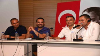 Manavgat Belediye Başkanı Kara, pazarcıları dinledi