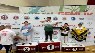 Manisa BBSK Karate takımından 16 madalya
