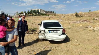 Mardinde iki otomobil çarpıştı: 6 yaralı