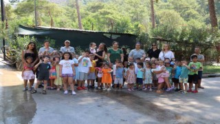Marmaris Belediyesi Geçici Hayvan Bakımevi minik öğrencileri ağırladı