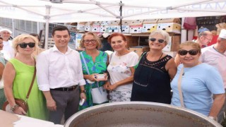 Marmaris Belediyesinden aşure ikramı