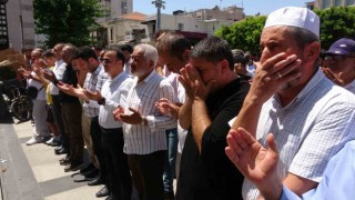 Mersinde İsmail Haniye için gıyabi cenaze namazı kılındı