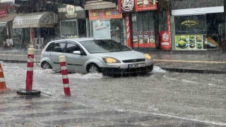 Mersinde yaz yağmuru etkili oldu