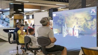 Mersinin tarihi ve turistik yerlerini sanal gerçeklik gözlüğüyle keşfediyorlar