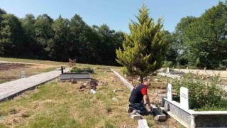 Mezarlıkların duvarları yapılıyor