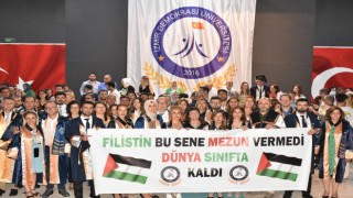 Mezuniyet törenlerinde Filistin'i unutmadılar