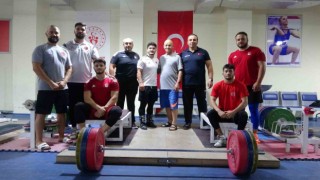 Milli halterci Paris Olimpiyatlarına Ispartada hazırlanıyor