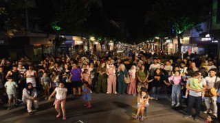 Milli Kuvvetler Caddesi trafiğe kapandı, sanata kapı açtı