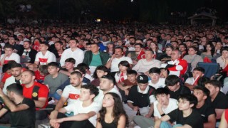Milli maç heyecanı Tepebaşında yaşandı