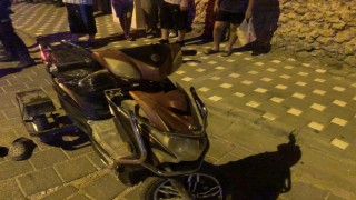 Motosiklet ile elektrikli bisiklet kafa kafaya çarpıştı: 3 yaralı