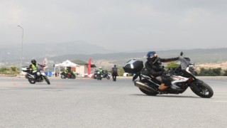 Motosiklet sürücüleri güvenli sürüş becerilerini geliştiriyor