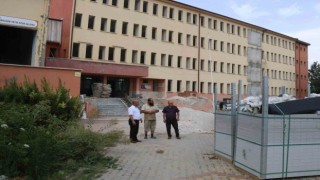 Müdür Başyiğit, Anadolu Lisesindeki güçlendirme çalışmalarını yerinde inceledi