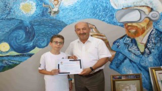 Müdür Başyiğitten BİLSEM yaz okulu öğrencilerine katılım sertifikası