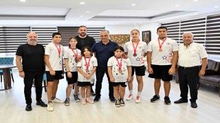 Muratpaşanın ‘Kızıl Fırtınası yeni şampiyonlar yetiştiriyor