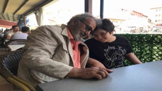 Müze kurucusu ve ressam Koçan resime yetenekli 10 yaşındaki çocuğa tavsiyelerde bulundu