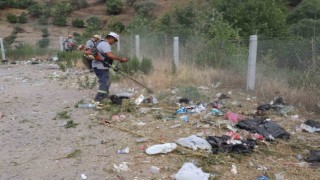 Nazillide doğaya bırakılan 3 kamyon çöpü topladılar
