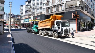 Osmaniye Belediyesi'nden Atatürk Caddesi'nde Asfalt Serim Çalışması