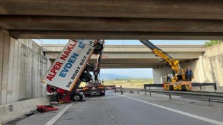 Osmaniyede kamyon köprüden düştü: 1 ölü