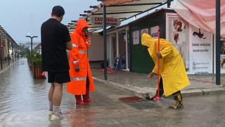 Osmaniye'de Sağanak Yağmur Sonrası Belediyeden Yoğun Çalışma