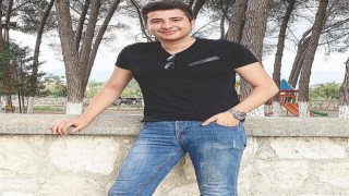 Otomobil ile çarpışan genç motosiklet sürücü hayatını kaybetti