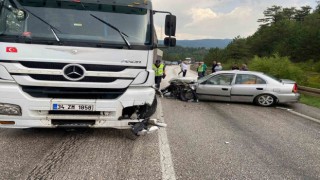 Otomobil tırla çarpıştı: 2 yaralı