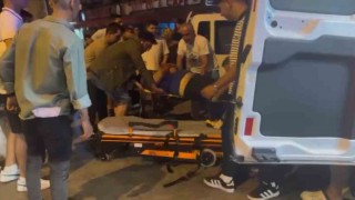 Otomobille çarpışan motosikletli kurye yaralandı