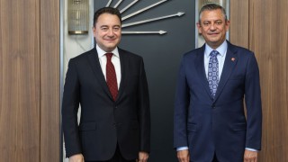 Özel ve Babacan CHP Genel Merkezi'nde Bir Araya Geldi