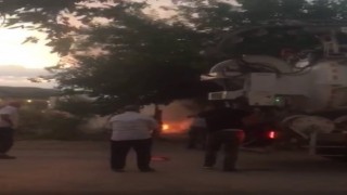 Park halindeki otomobil alev alev yandı
