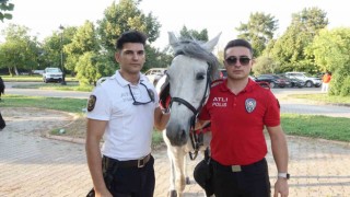 Parkların güvenliğini atlı polisler sağlıyor