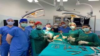 Pektus Canlı Cerrahisi Toplantısında 3 hasta ameliyat edildi